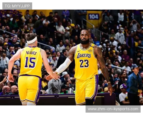 湖人队迎战强敌，豪情满满，湖人对队员